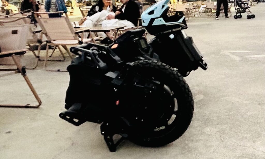 Leaperkim Lynx S Electric Unicycle Being A Part Of Urban Lifestyle